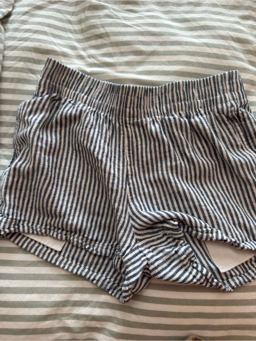 Old navy linen blue and white shorts